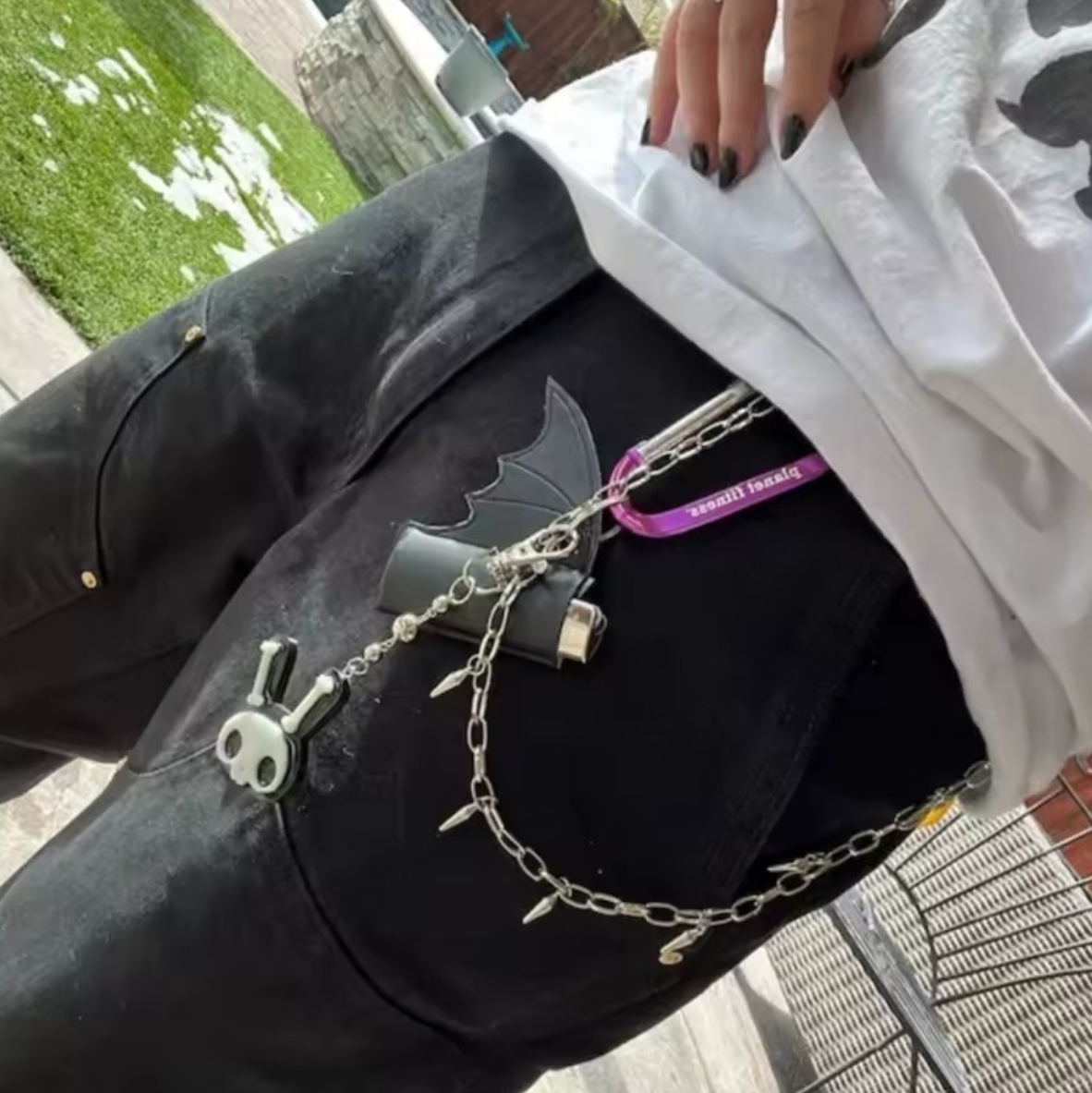 "Nocny Strażnik" – Case na Zapalniczkę w Kształcie Nietoperza