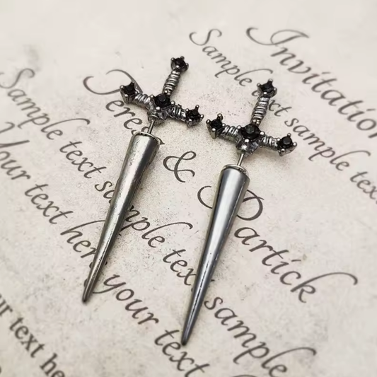 "Ostrze Mocy" – Kolczyki Sztyfty z Mieczami