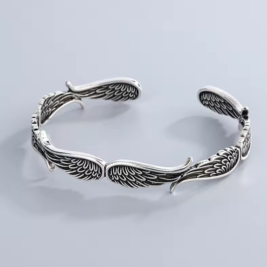"Anielska Obecność" – Bransoletka z Skrzydłami Anioła