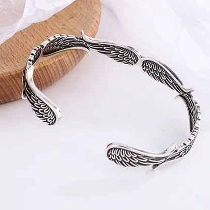 "Anielska Obecność" – Bransoletka z Skrzydłami Anioła