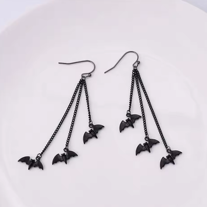 "Mroczny Lot" – Długie kolczyki z nietoperzami