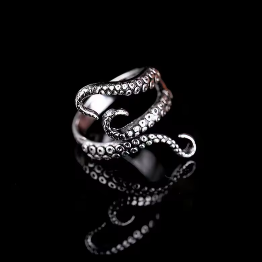 "Głębinowy Uścisk" – Regulowany Pierścionek z Mackami Ośmiornicy