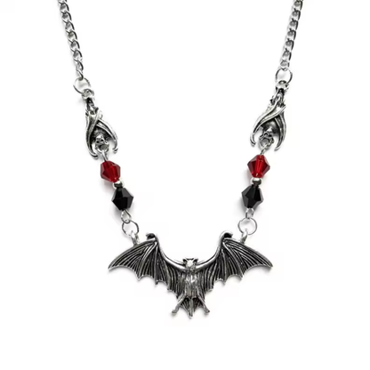 "Krwawy Księżyc" – Naszyjnik z Srebrnym Nietoperzem i Czerwonymi Koralikami