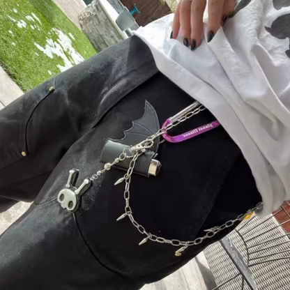 "Nocny Strażnik" – Case na Zapalniczkę w Kształcie Nietoperza