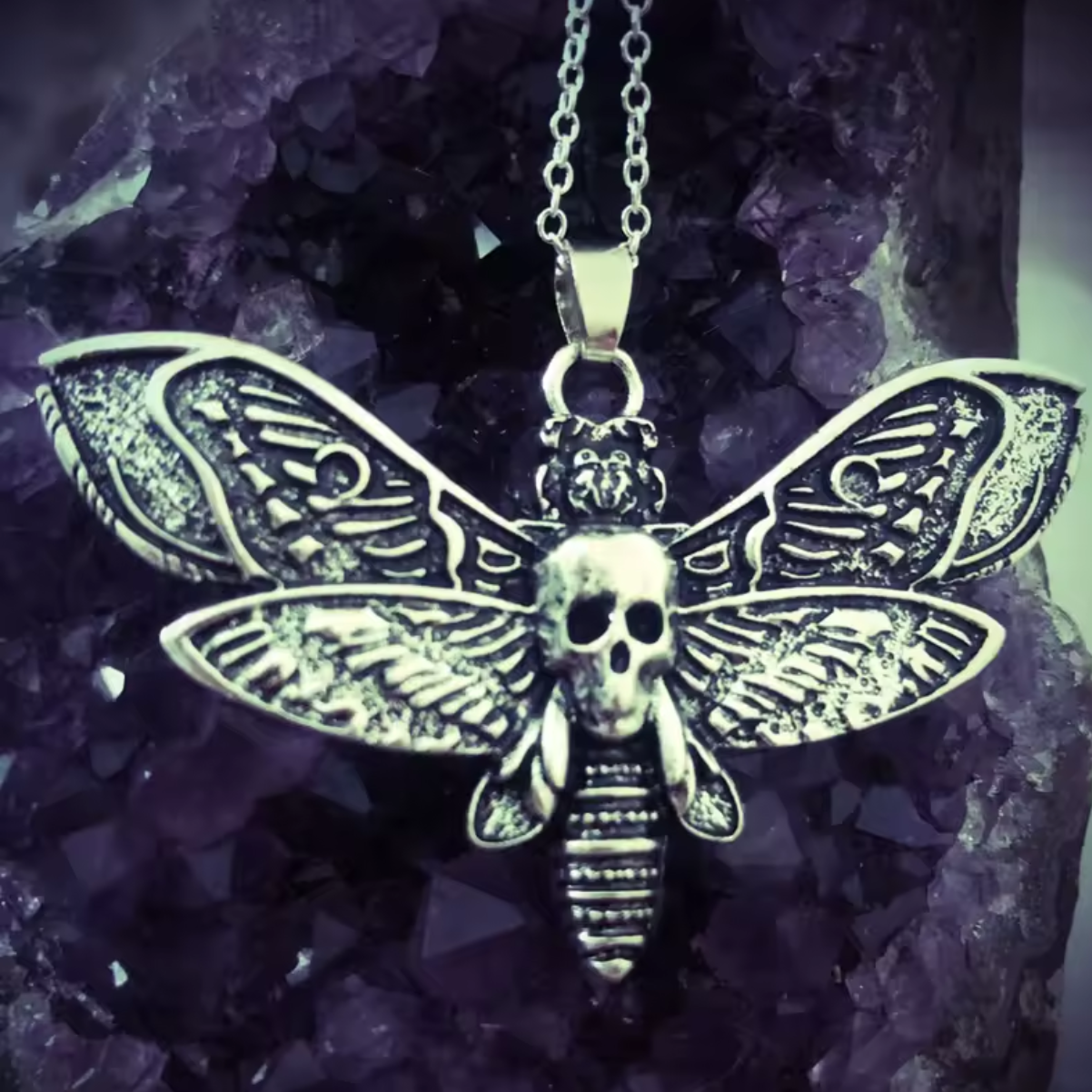 "Przemijanie" – Naszyjnik z Ćmą i Czaszką